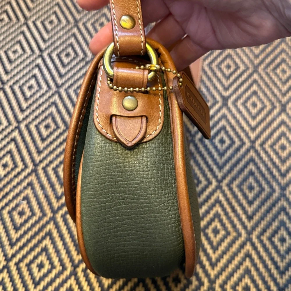 Vintage Coach Cassidy mini bag 4204 olive green w/tan Dakota collection-Italy
